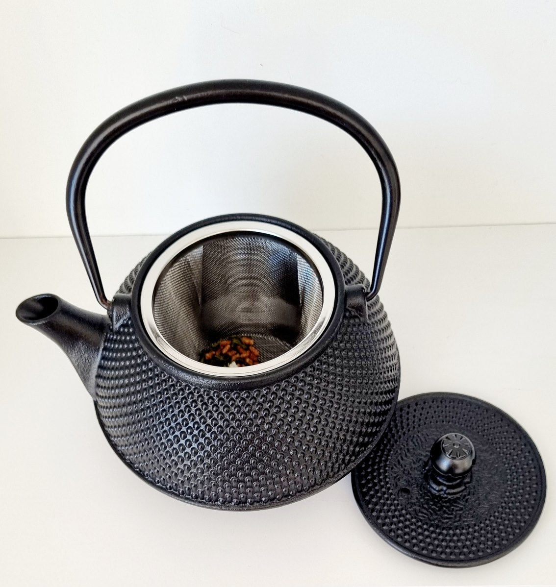 Black Hobnail Cast Iron Teapot - Ti Ani - Wild & Organic Tea