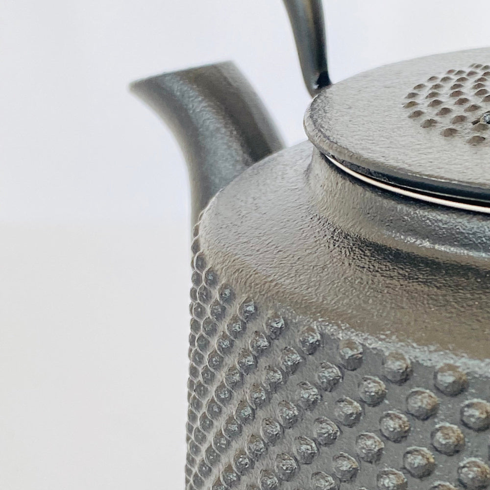 Tall_Black_Hobnail_-_Cast_Iron_Teapot_850ml_Ti_Ani_Tea_ECU